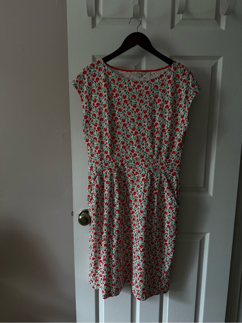 Boden Floral Red & White & Green Short Sleeve Dress Size US 10R